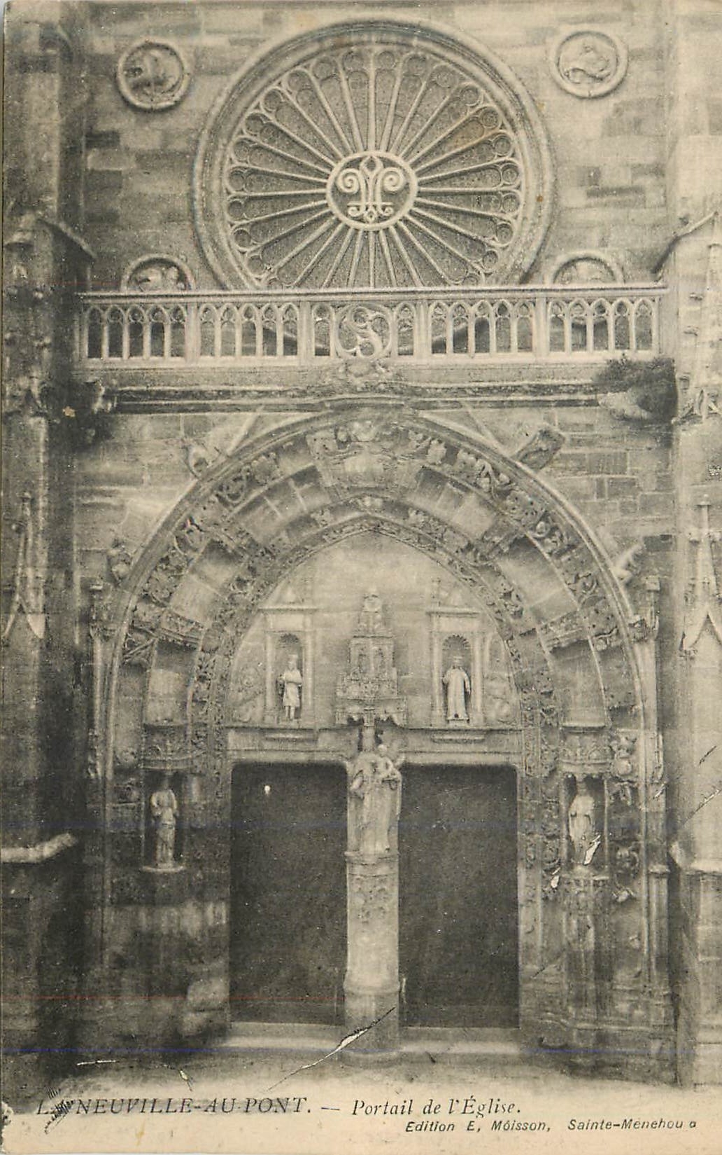 CPA La Neuville au Pont Portrait de l'Eglise