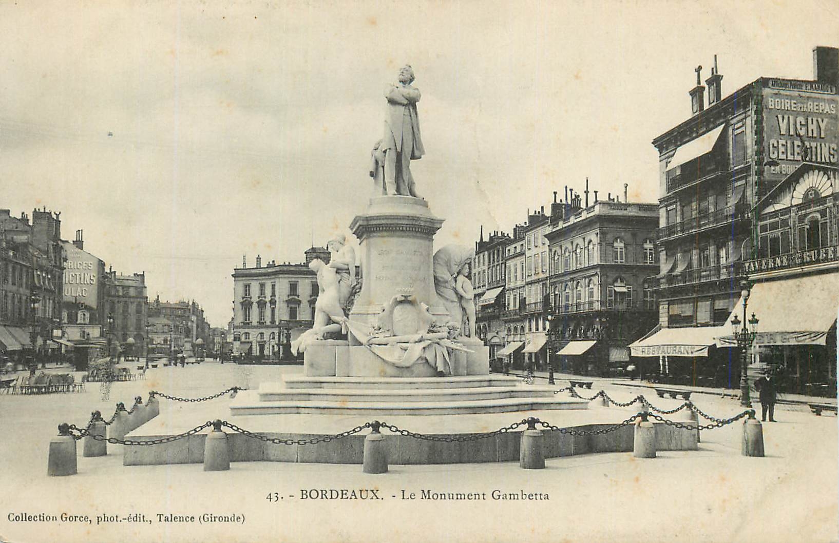 CPA Bordeaux Le Monument Gambetta