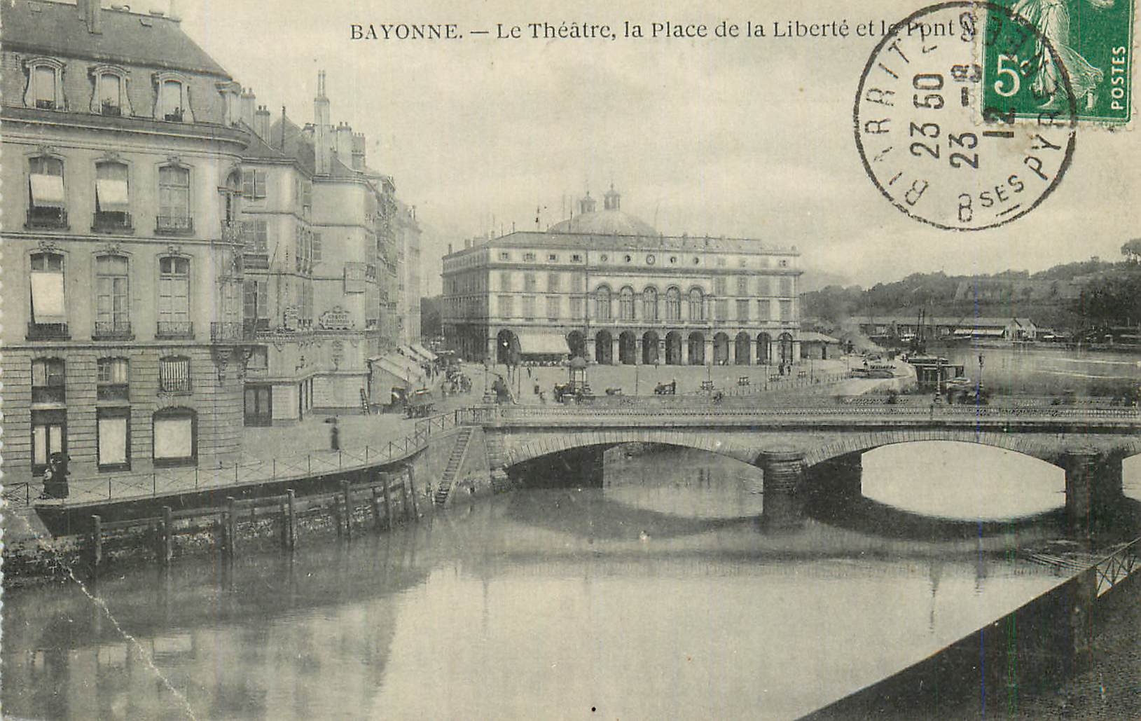 CPA Bayonne Le Theatre La Place de la Liberte et le Pont