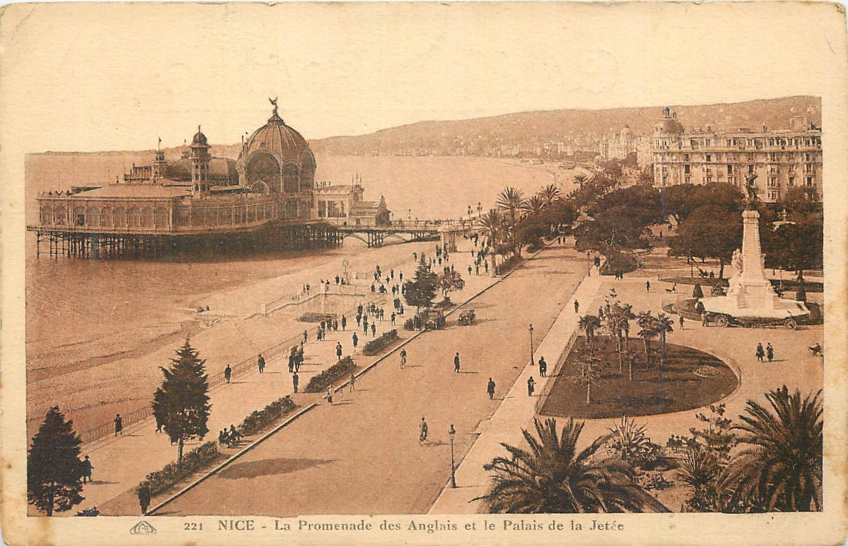 CPA Nice La Promenade des Anglais et le Palais de la Jetee