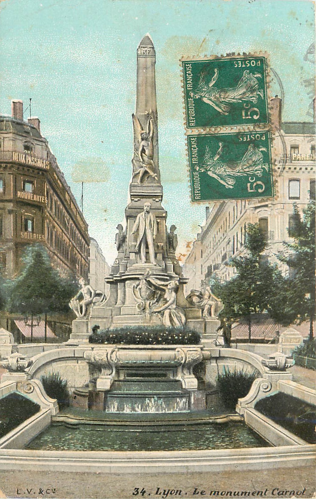 CPA Lyon Le Monument carnol