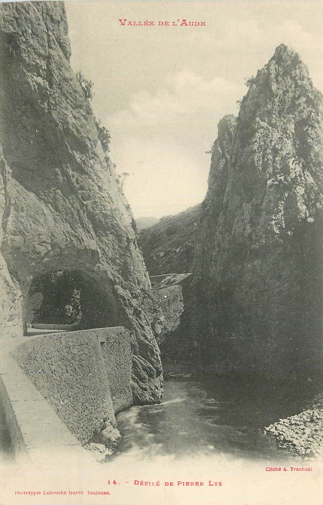 CPA Vallee de l'Aude Defile de Pierre Lys
