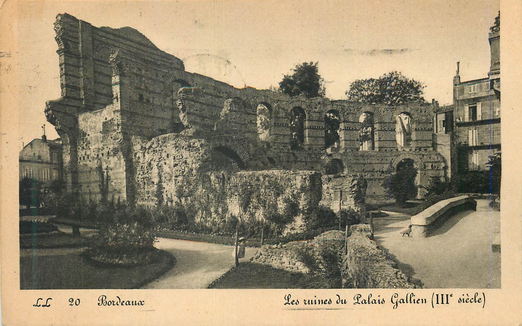 CPA Bordeaux Les ruines du Palais Gallien (IIIe Siecle)