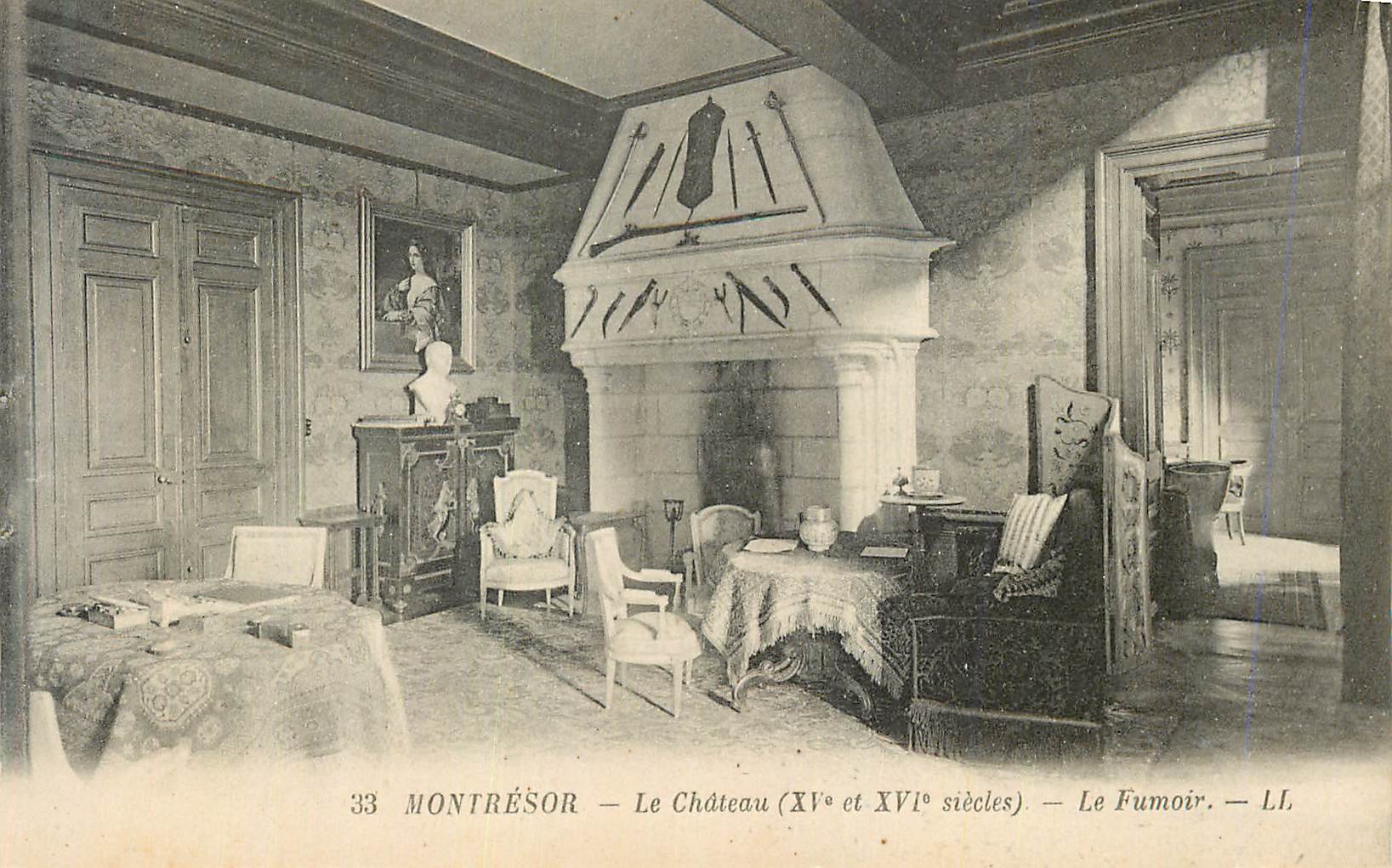CPA Montresor Le Chateau (XVe et XVIe Siecles) Le Fumoir