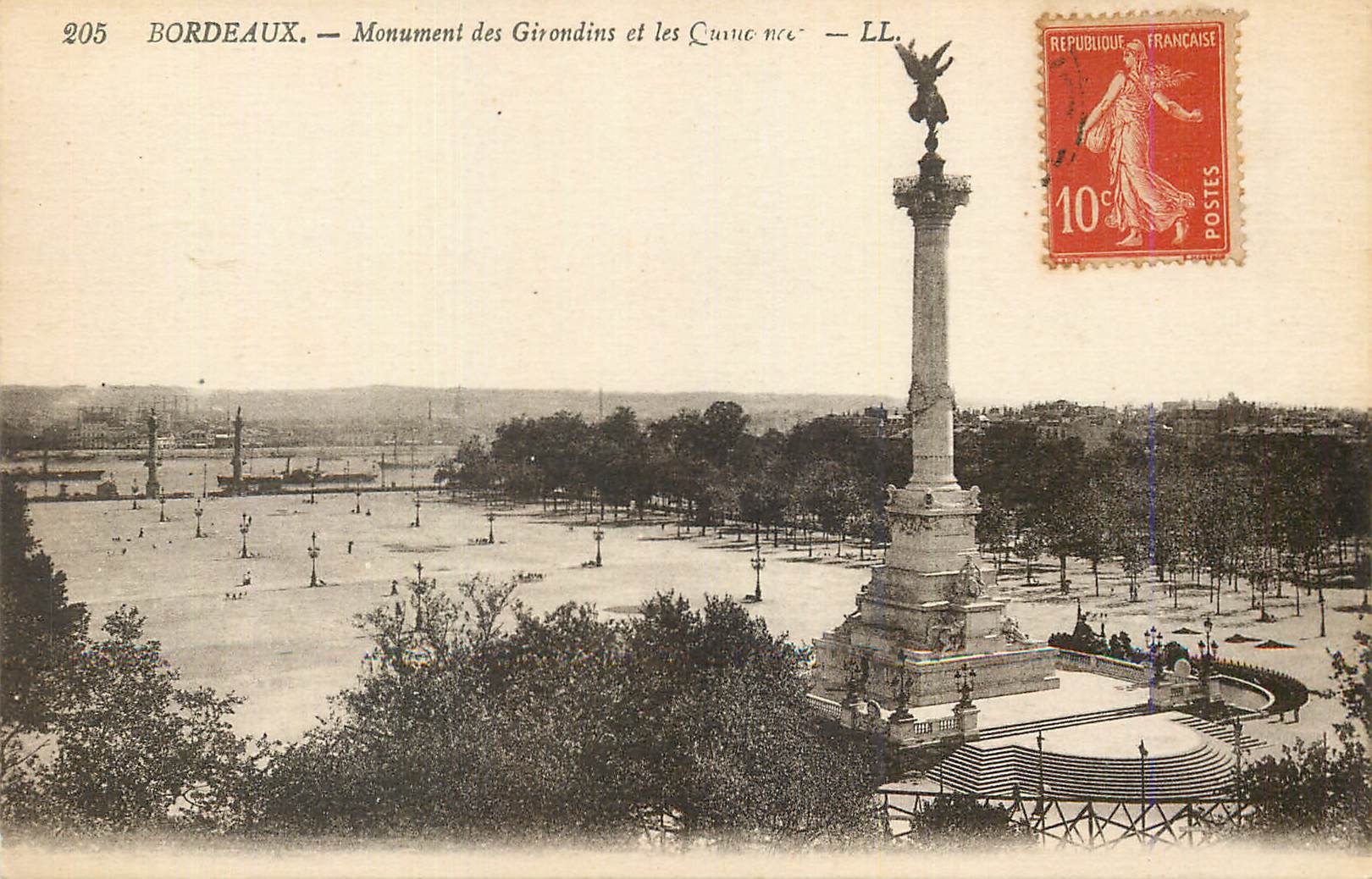 CPA Bordeaux Monument des Girondins