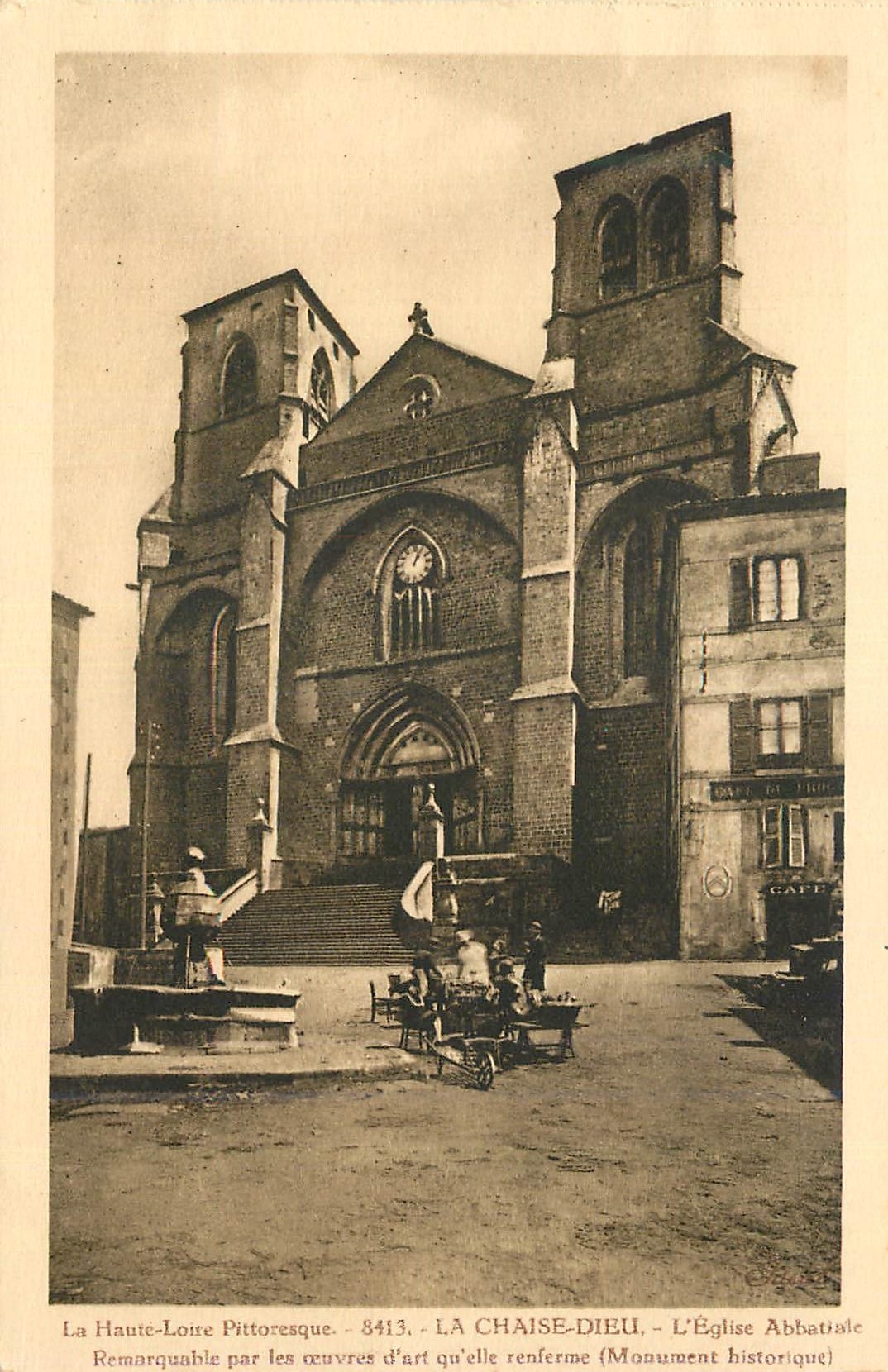 CPA La Haute Loire Pittorresque La Chaise Dieu L'Eglise Abbatiale