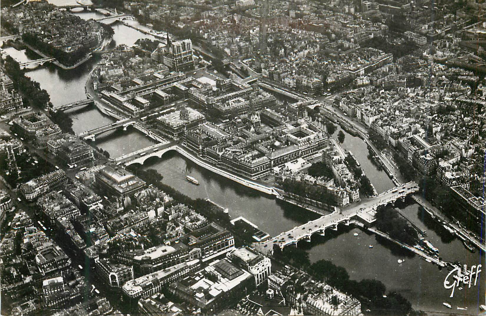 CPM Paris Iles de la cite et Saint Louis Perspective des 12 Ponts Tour Saint Jacques Notre Dame de Paris
