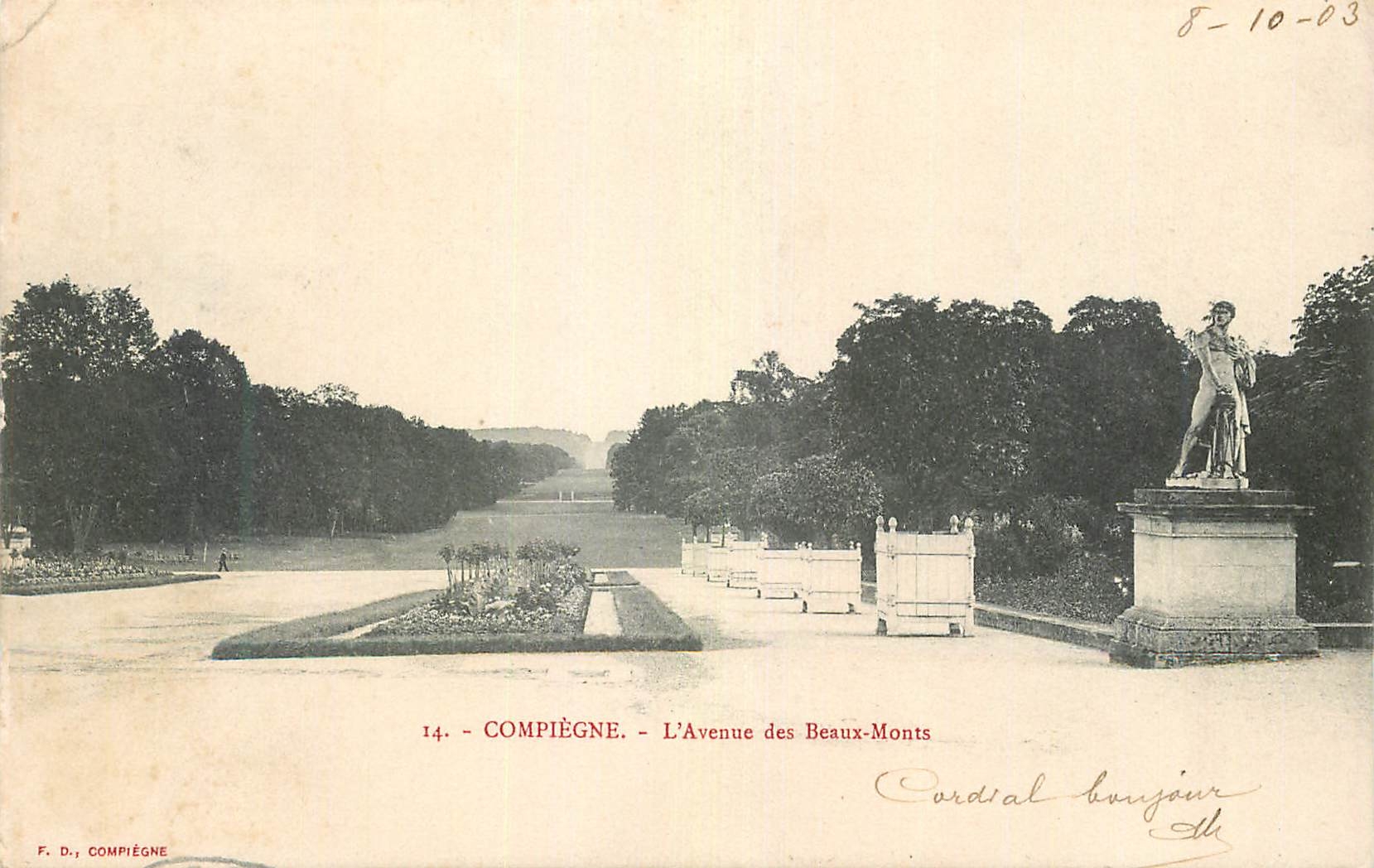 CPA Compiegne l'Avenue des Beaux Monts