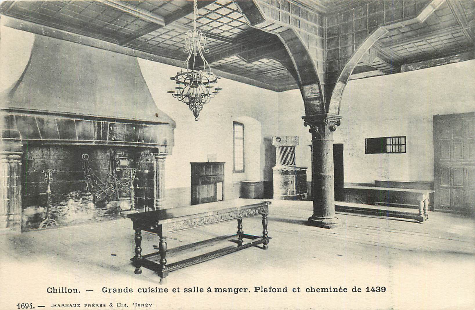 CPA Chillon Grande Cuisine et Salle a Manger Plafond et Cheminee de 1439