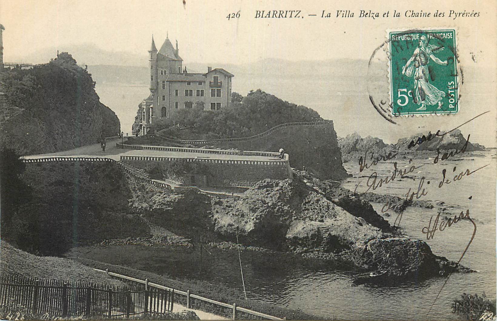 CPA Biarritz La Villa Belza et la Chaine des Pyrenees