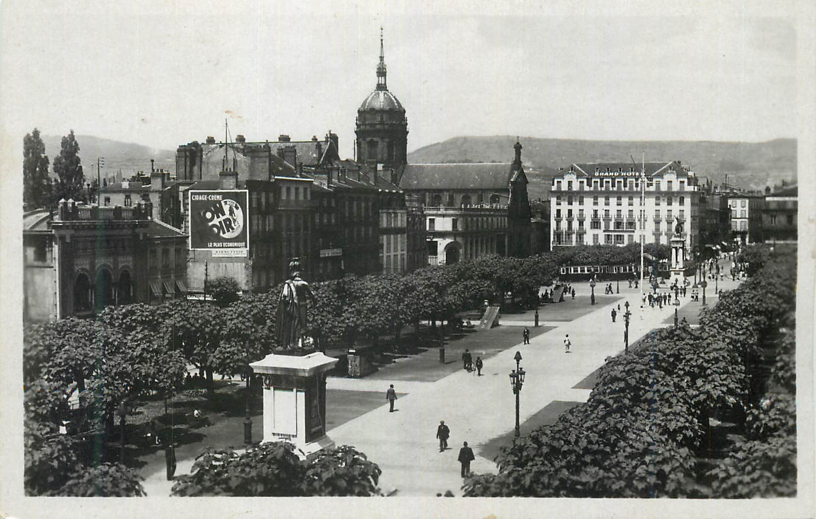 Clermont-Ferrand — Place Jaude — statue du général Desaix — Éditions d'Art Belfrance