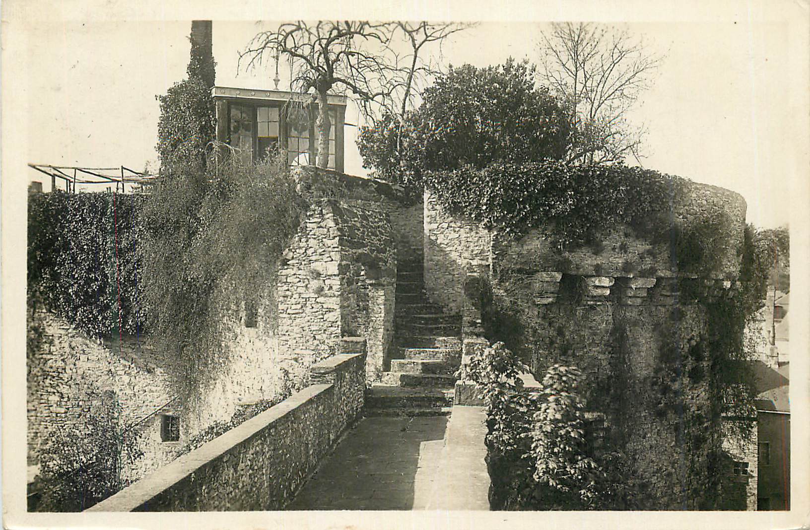 CPM Laval (Mayenne) Porte Rennaise Ancienne Fortification