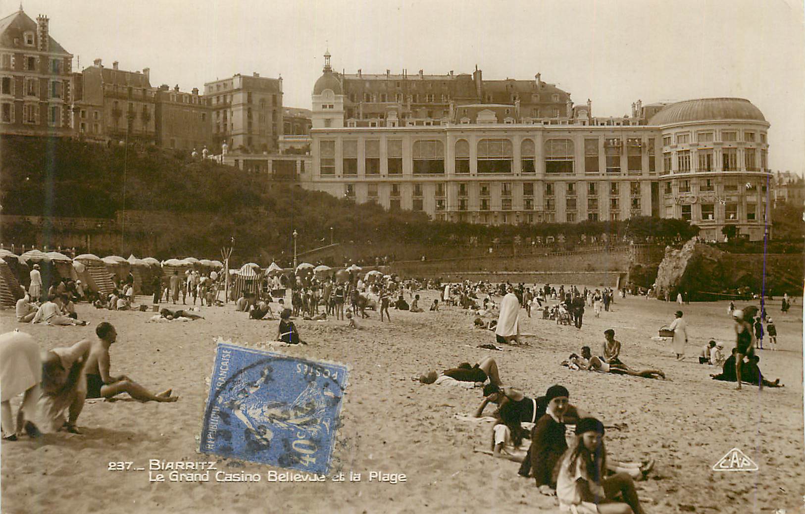 CPA Biarritz Le Grand Casino Bellevue et la Plage