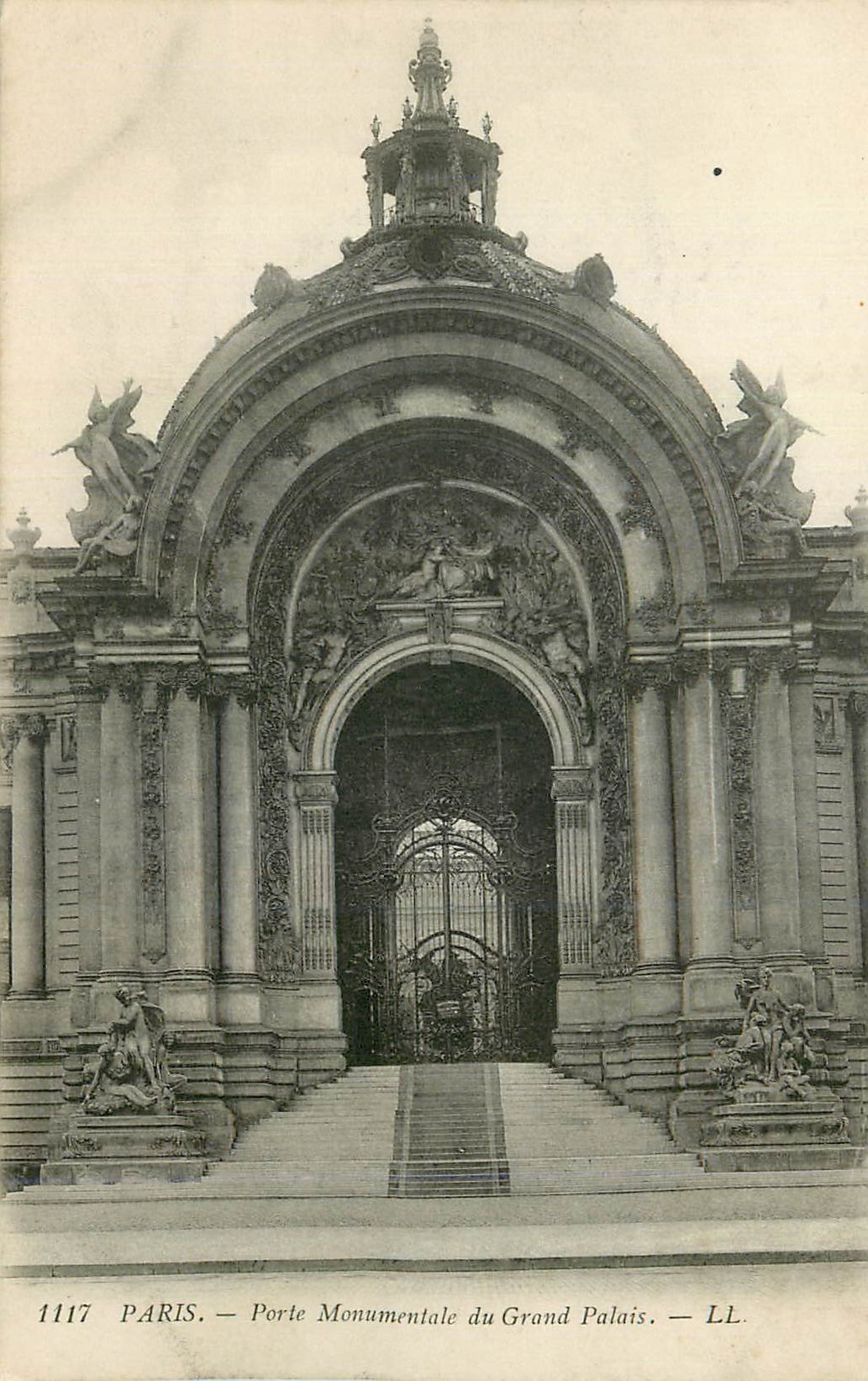 CPA Paris Porte Monumentale du Grand Palais