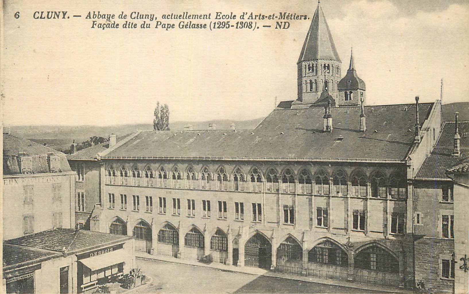 CPA Cluny Abbaye de Cluny Actuellement Ecole d'Arts et Metiers Facade Dite du Pape Gelasse (1295 1308)