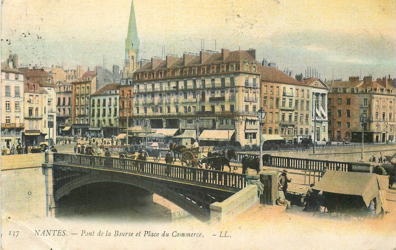 CPA Nantes Pont de la Bourse et Place du Commerce