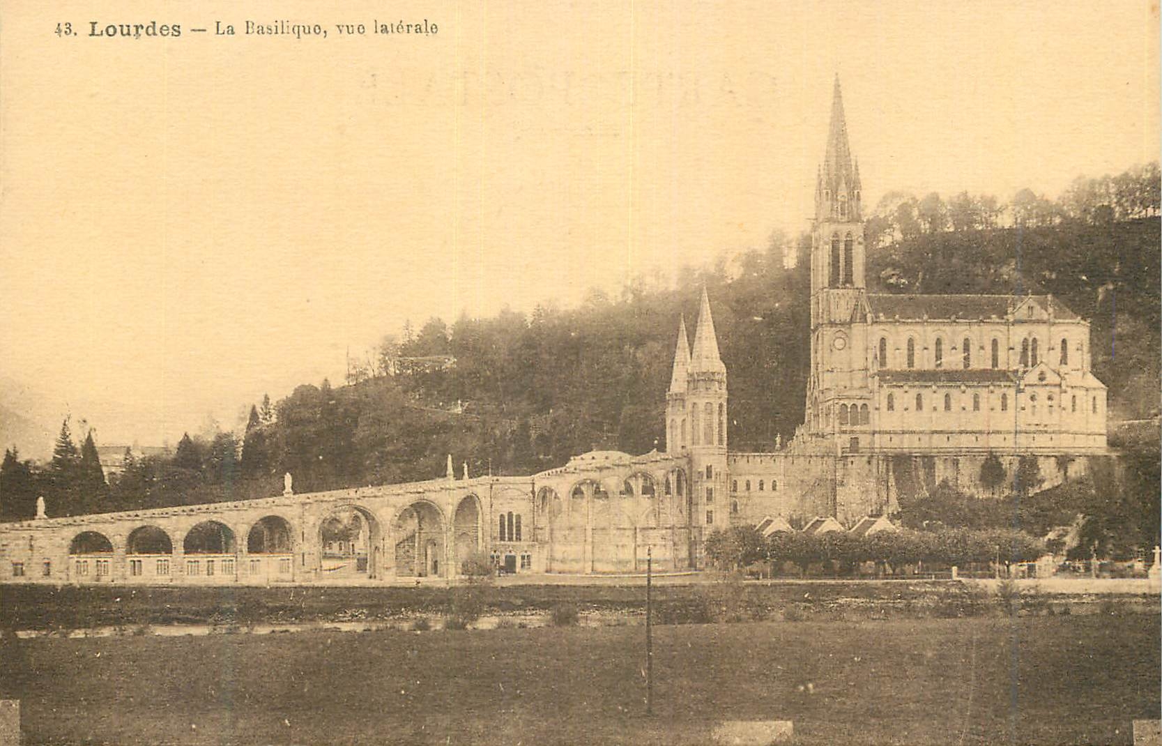 CPA Lourdes La Basilique Vue Laterale