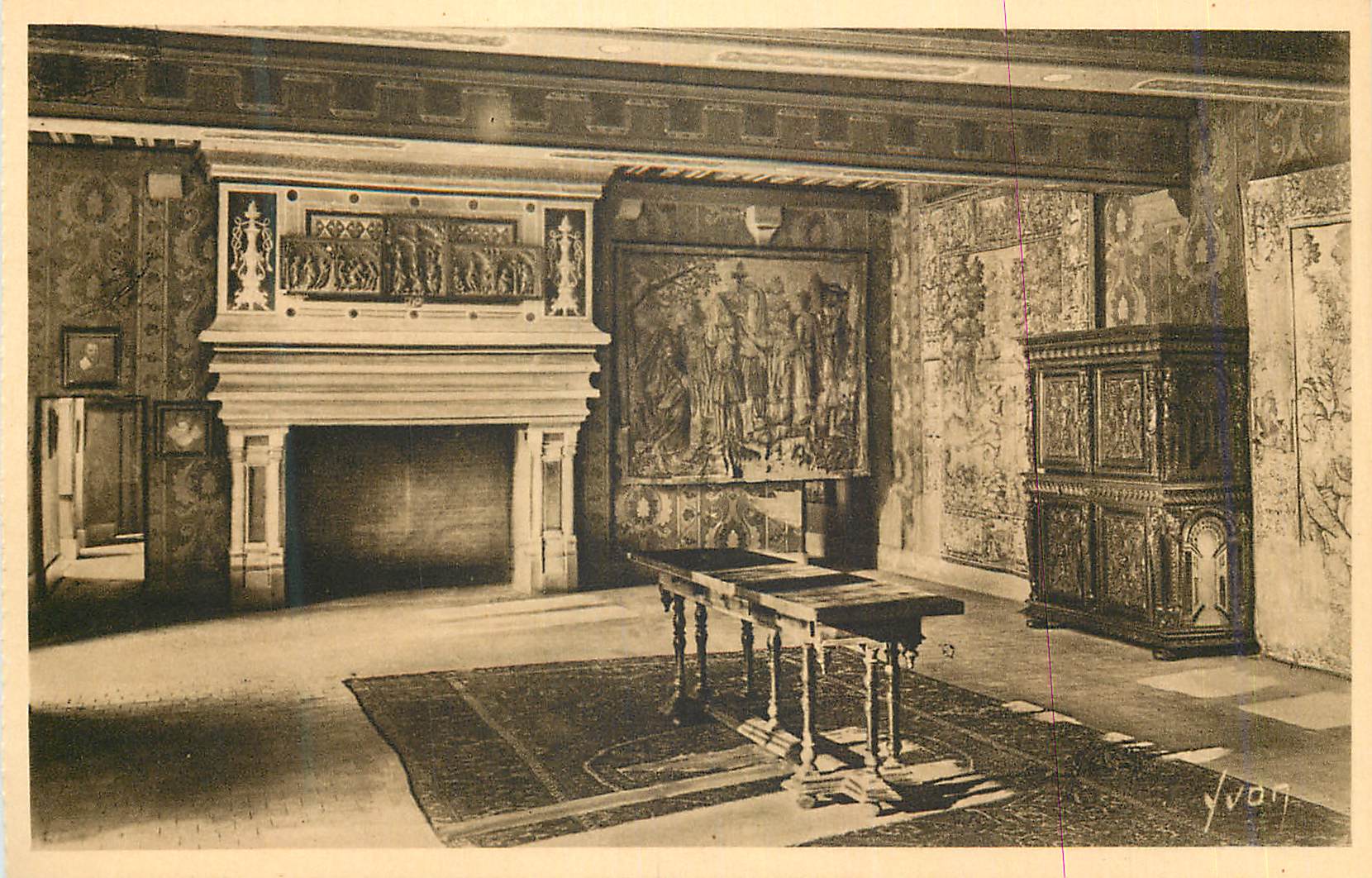 Château de Blois — Salle des Gardes — Éditions Yvon