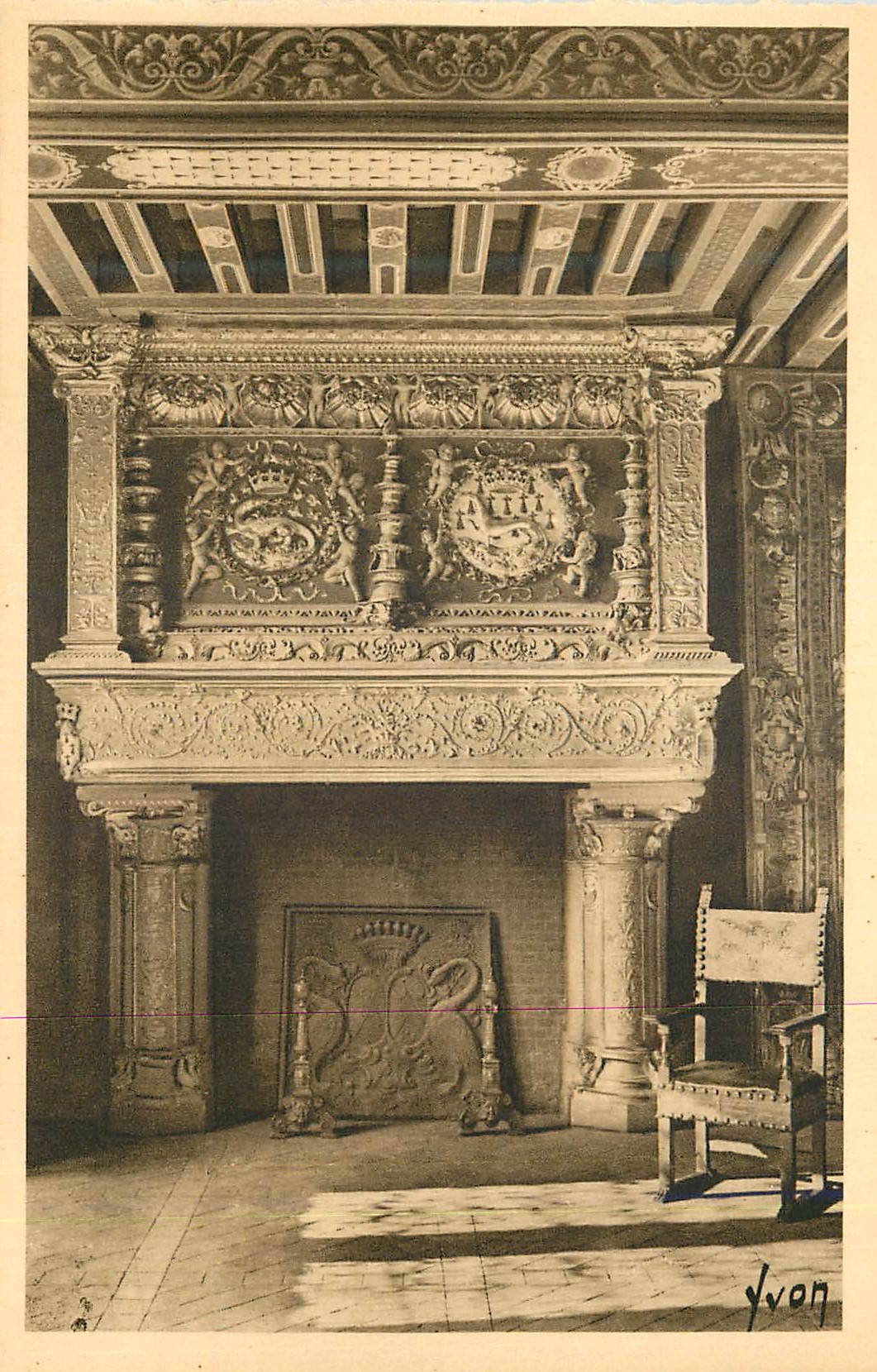 Château de Blois — Salle d'honneur — Détail d'une cheminée — Éditions d'Art YVON