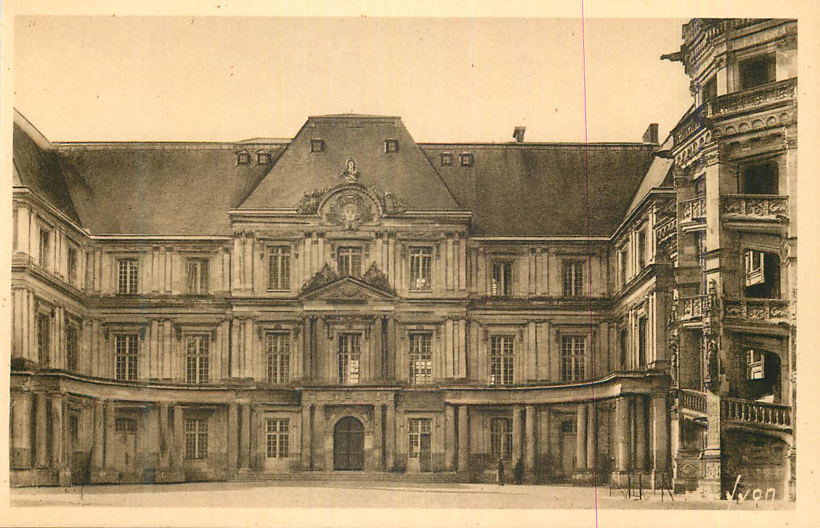 Château de Blois — Aile Gaston d'Orléans — Éditions YVON