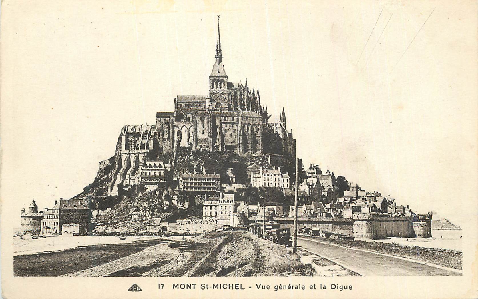 CPA Mont Saint Michel Vue Generale et la Digue