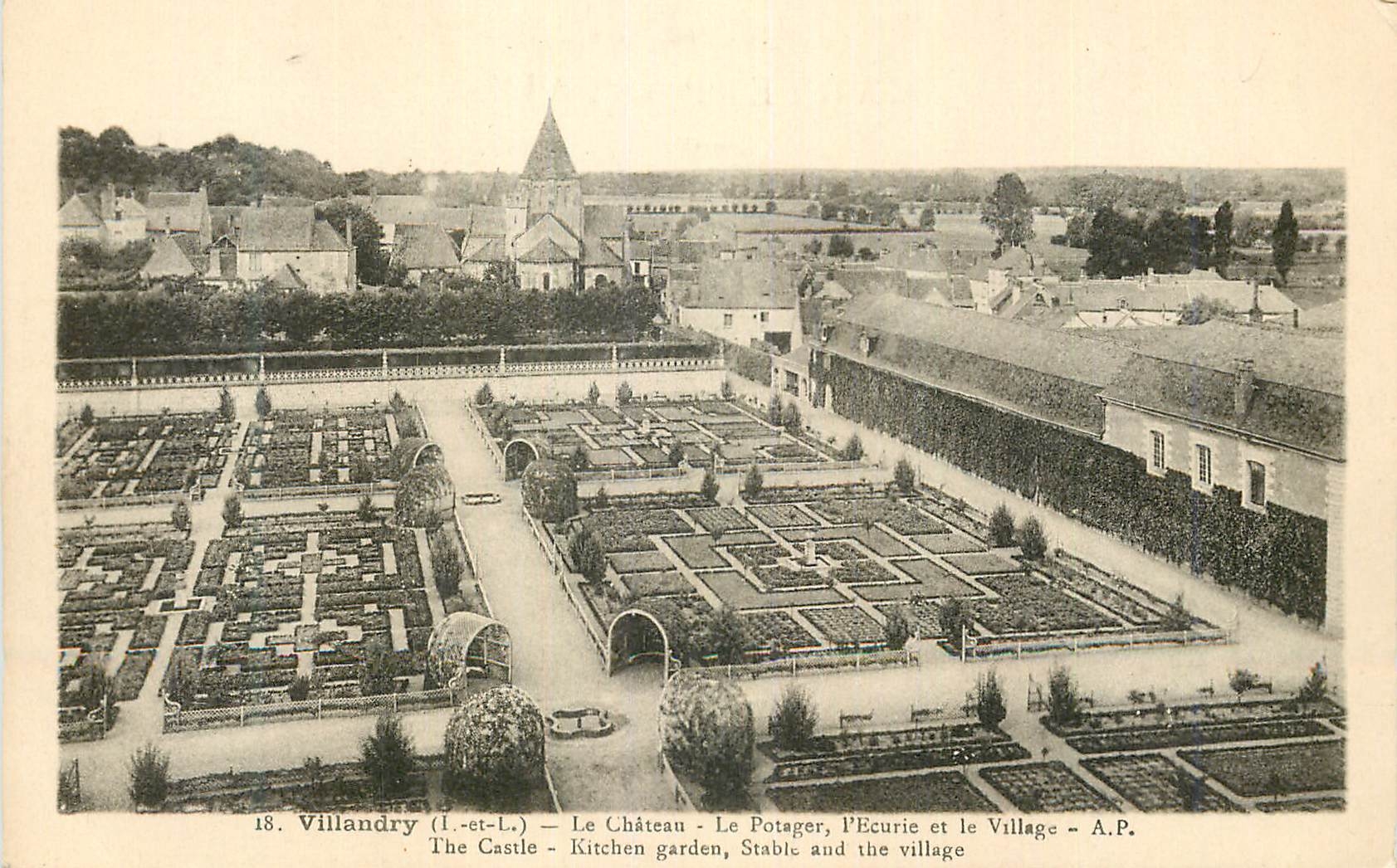 CPA Villandry (I et L) le Chateau le Potager l'Ecurie et le Village