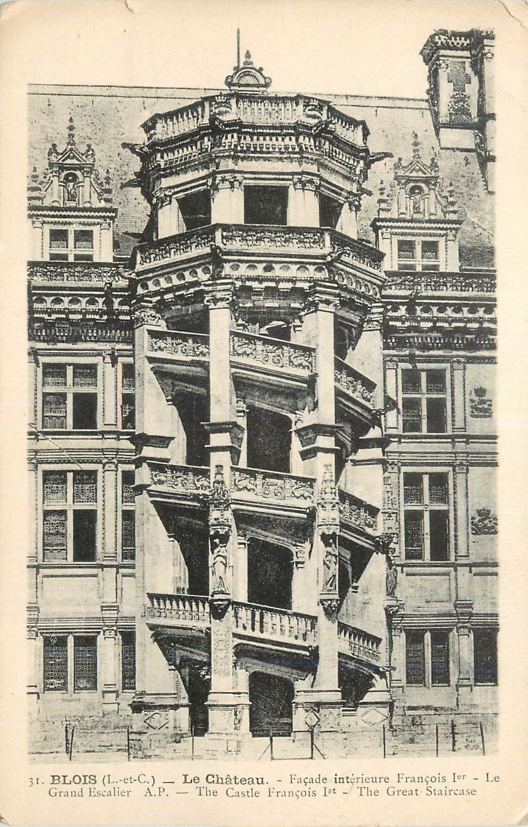 CPA Blois (L et C) le Chateau Facade Interieure Francois 1er