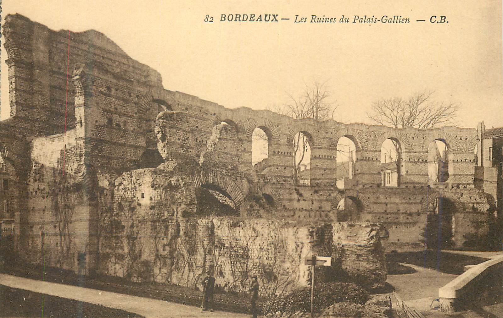 CPA Bordeaux les Ruines du Palais Gallien
