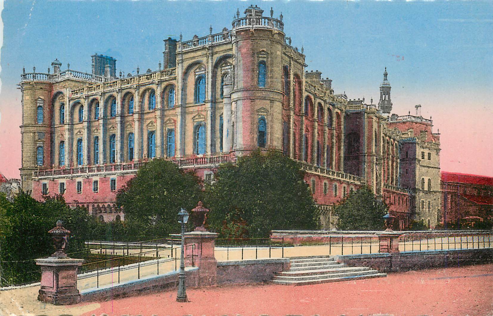 Le Château - Façade Nord-Est — St-Germain-en-Laye — éditeur CAP