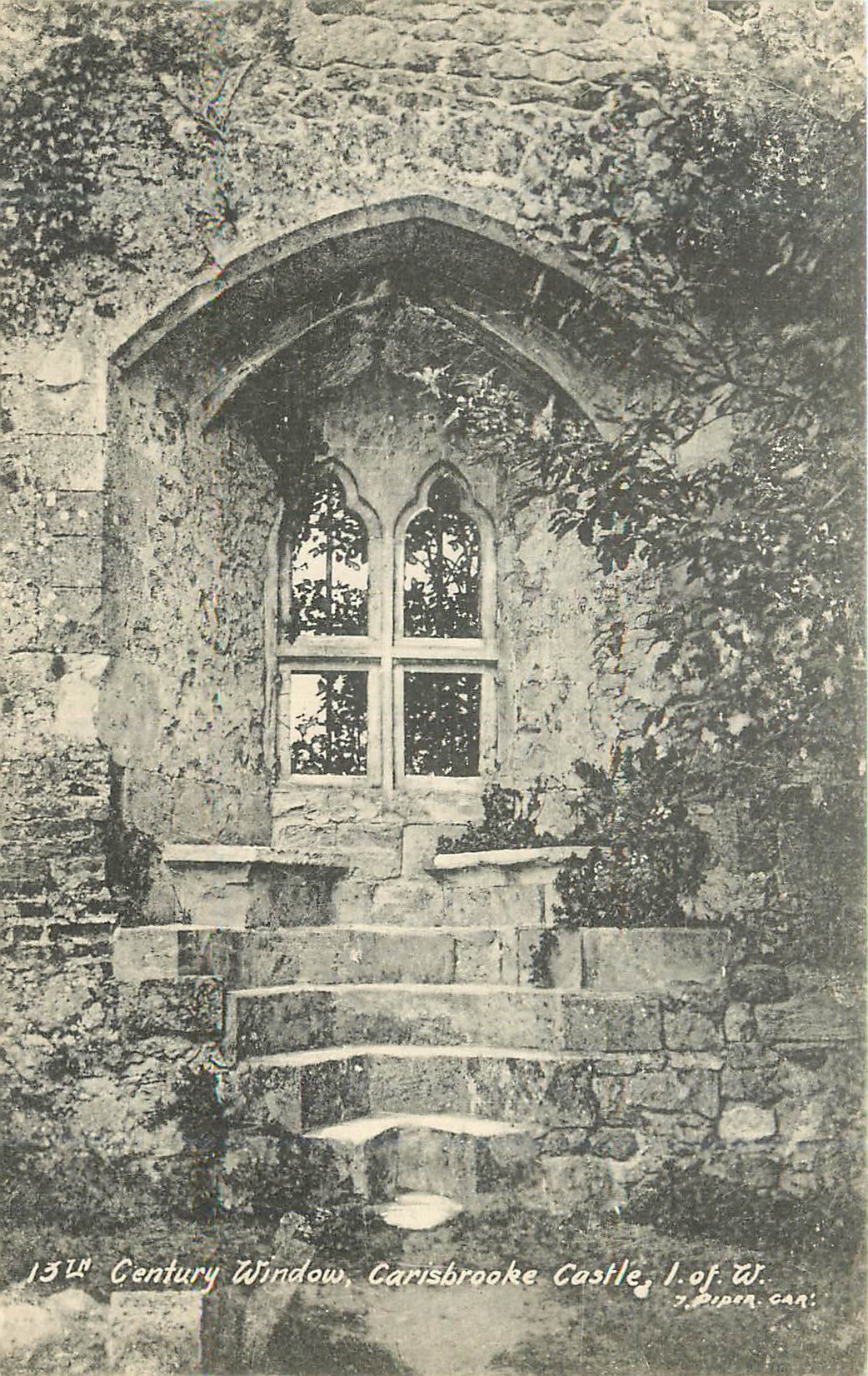 CPA 13th Century Window Carisbrooke Castle