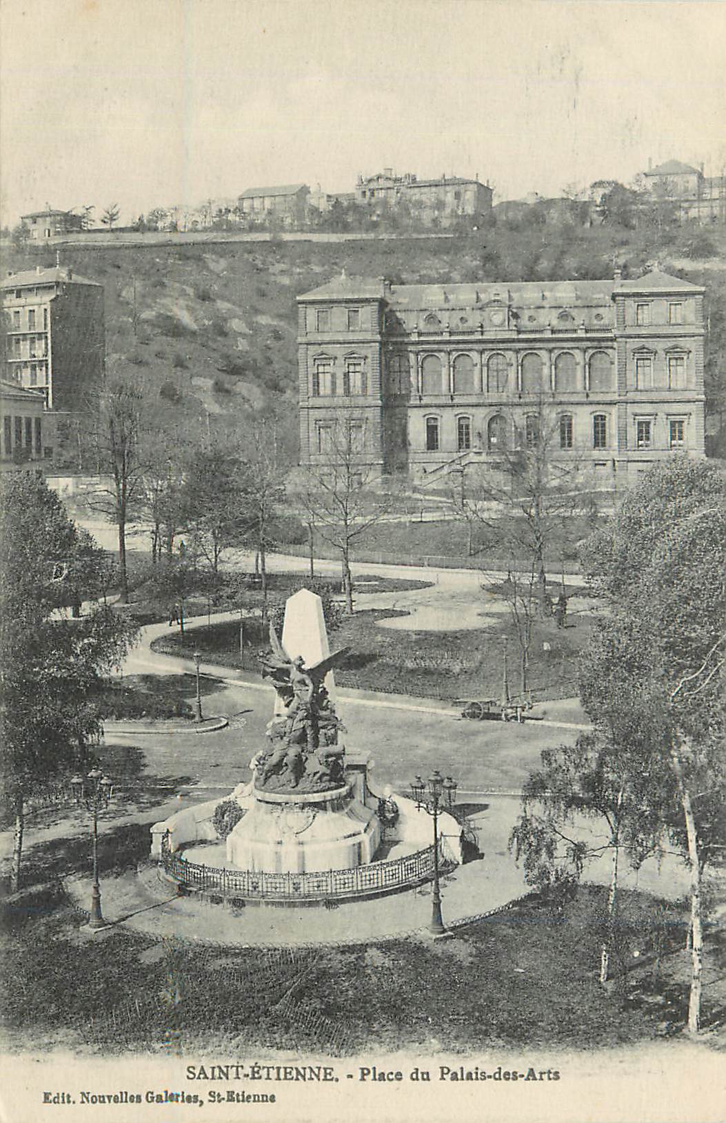 CPA Saint Etienne Place du Palais des Arts 