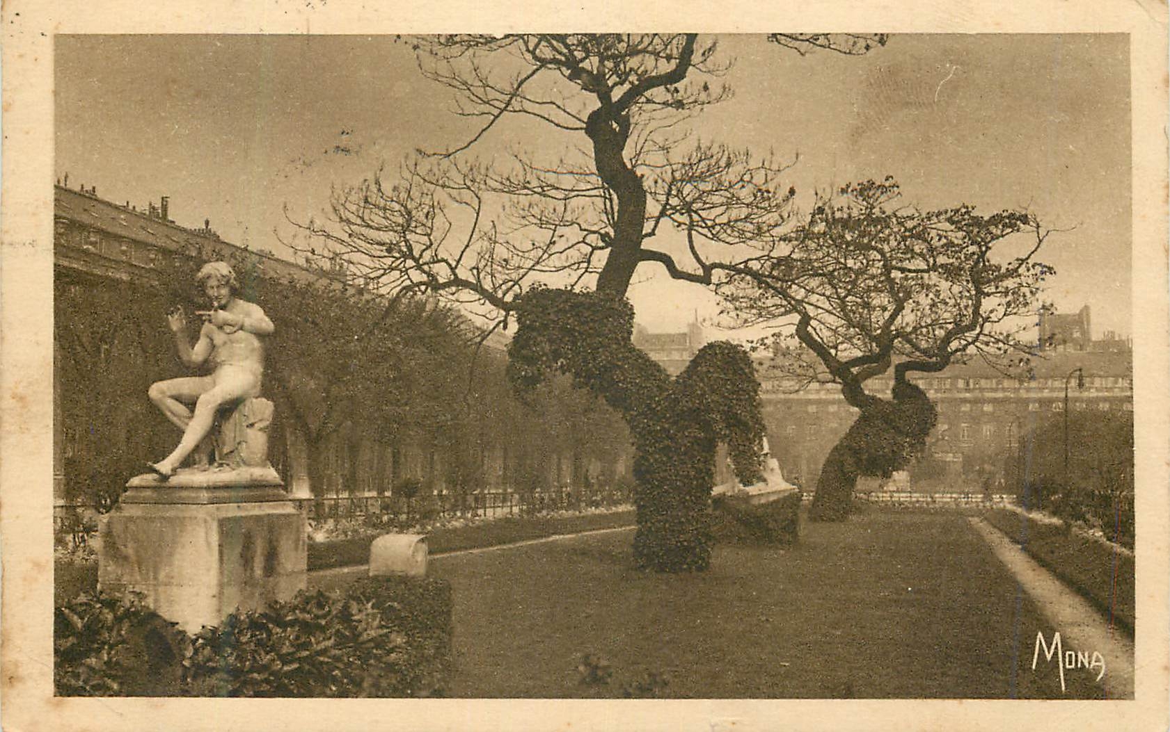 CPA Paris le Jardin du Palais Royal