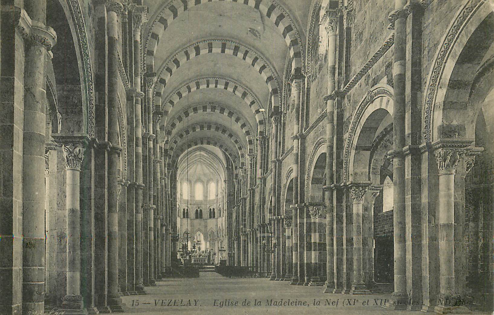 Vezelay — Église de la Madeleine, la Nef (XIe et XIIe siècles) — N° 15