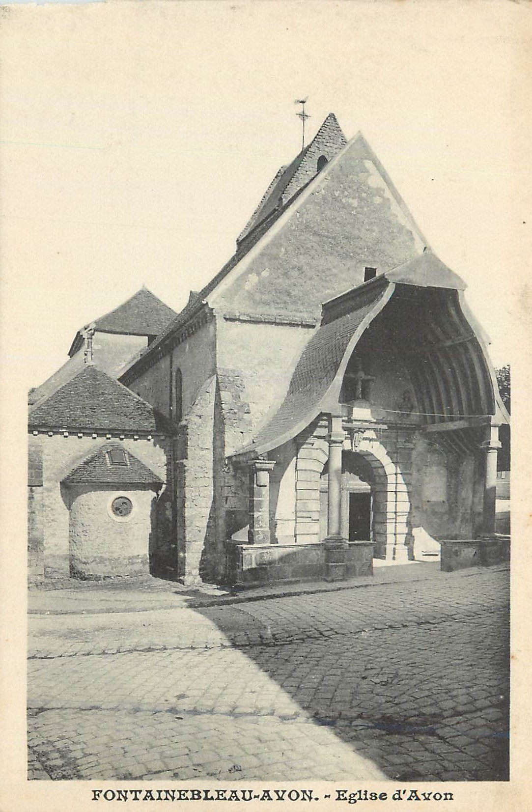 Fontainebleau-Avon — Kirche von Avon — Verleger und Seriennummer nicht lesbar