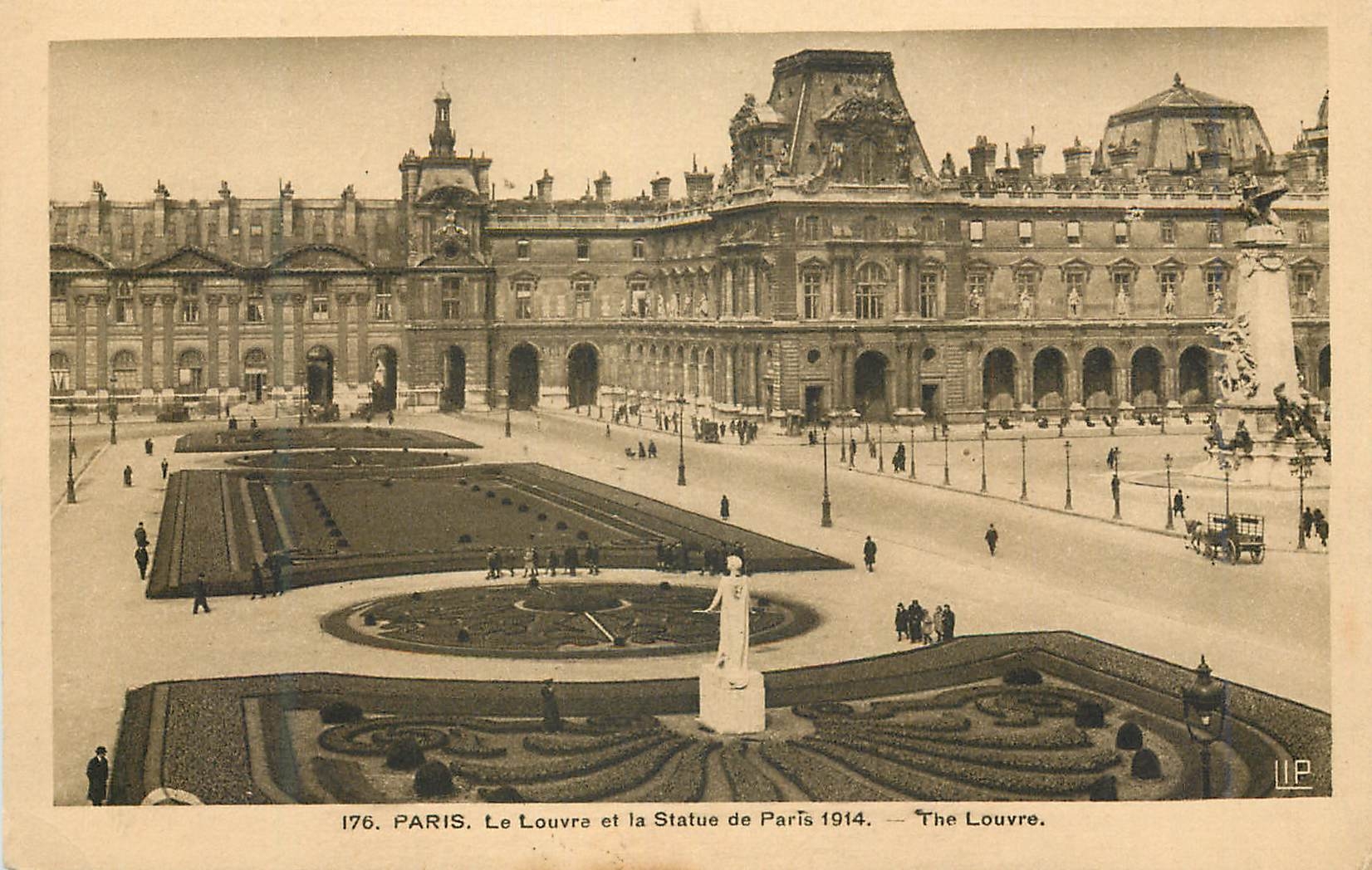 CPA Paris le Louvre et la Statue de Paris 1914