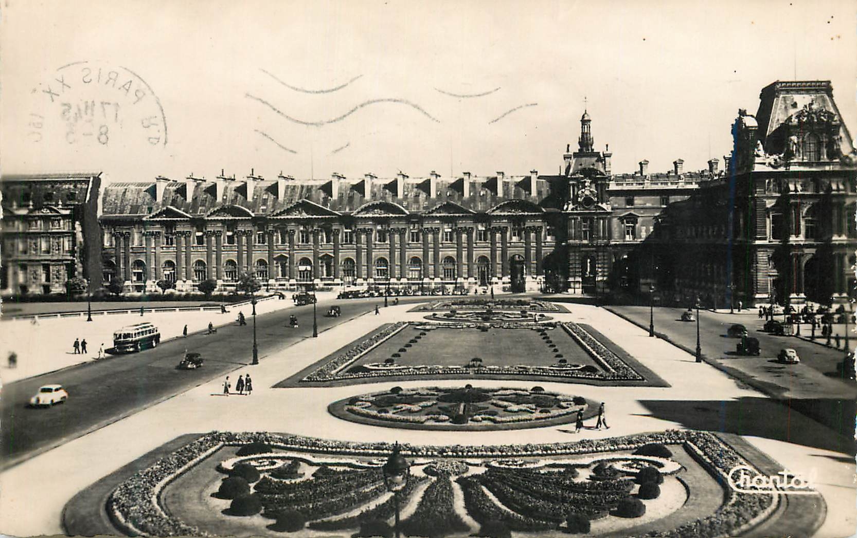 CPM Paris le Louvre et les Jardins