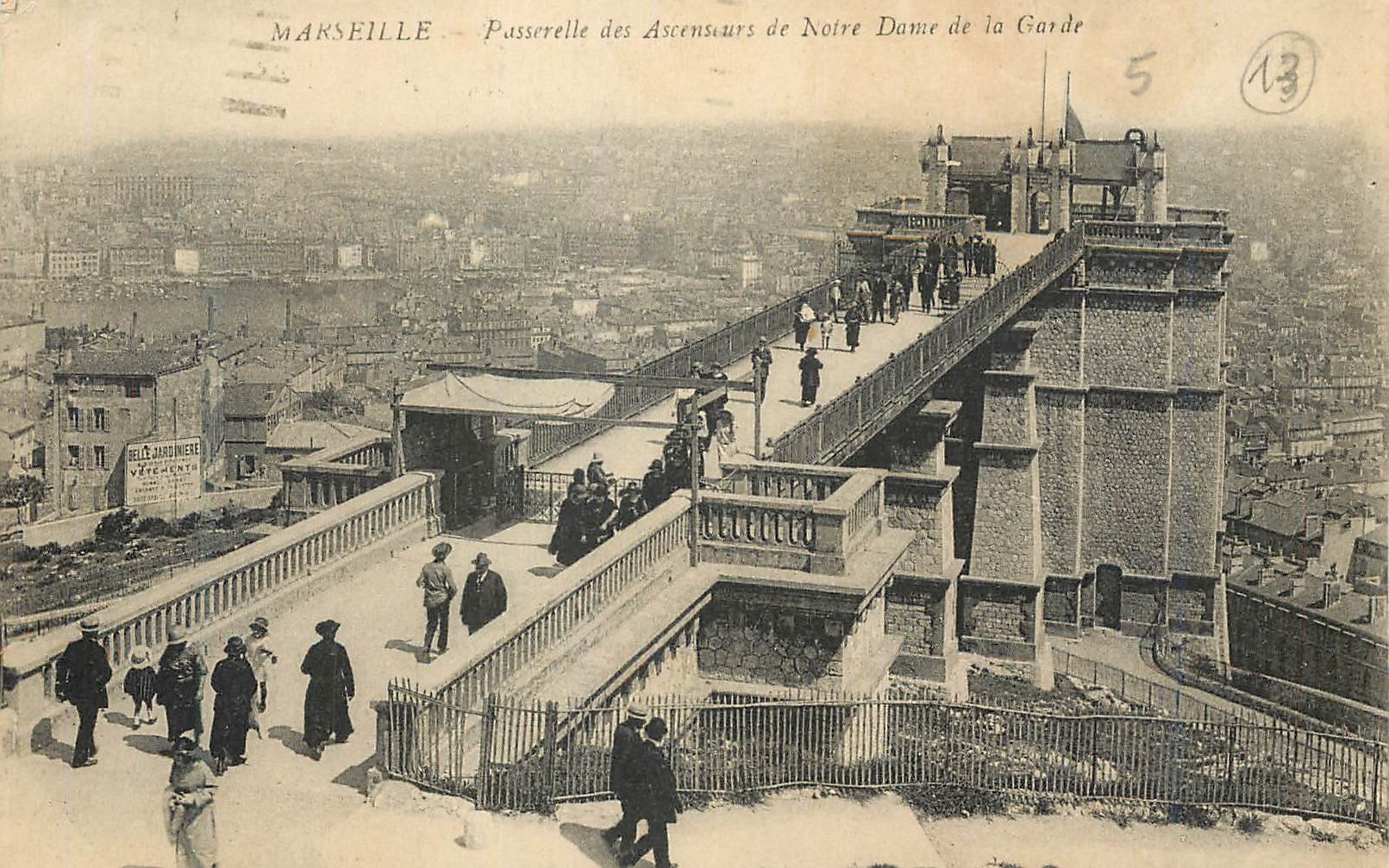 CPA Marseille Passerelle des Ascenseurs de Notre Dame de la Garde