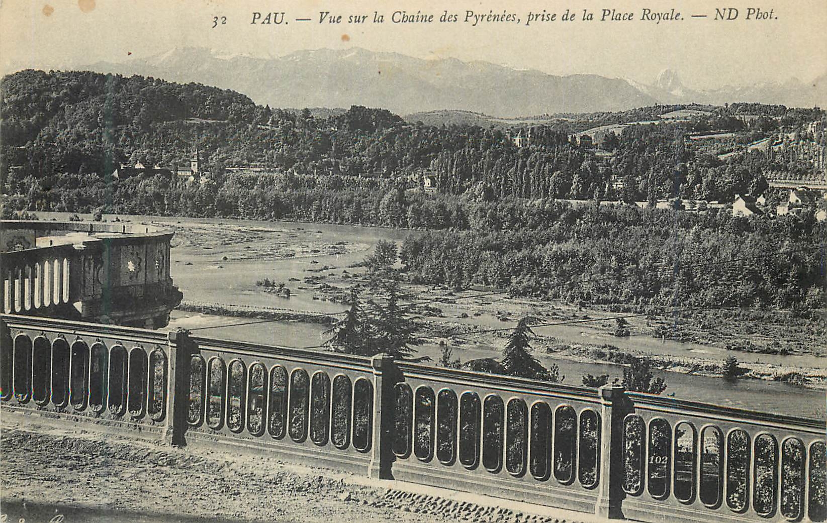 Pau — Blick auf die Pyrenäen, vom Place Royale aus aufgenommen — ND Phot.