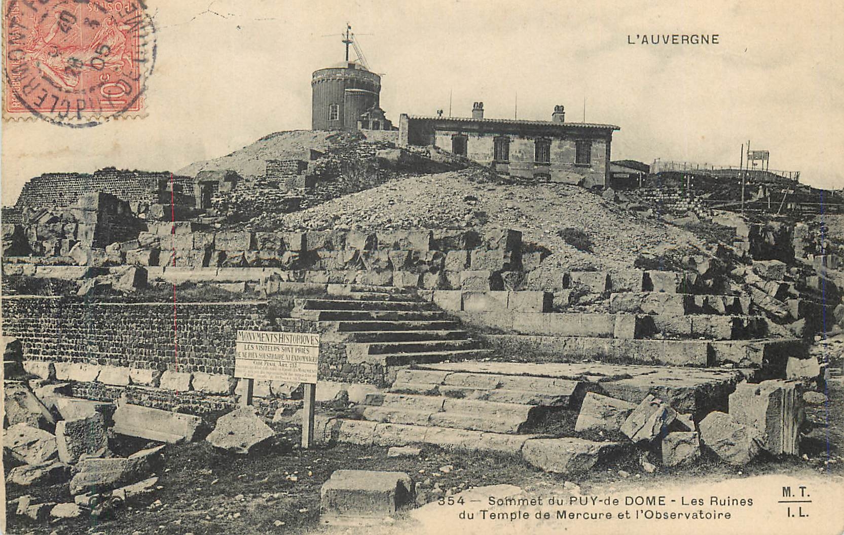 Gipfel des Puy-de-Dôme — Ruinen des Tempels Merkur und das Observatorium — Auvergne, M.T. n°354