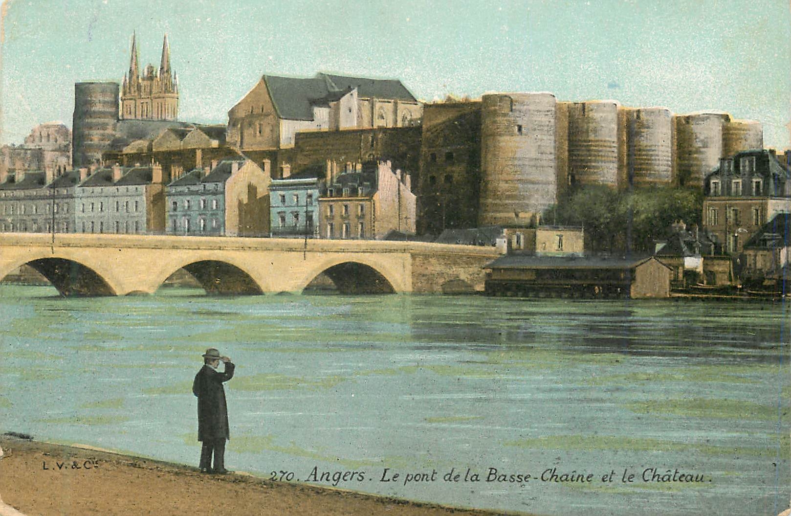 CPA Angers le Pont de la Basse Chaine et le Chateau