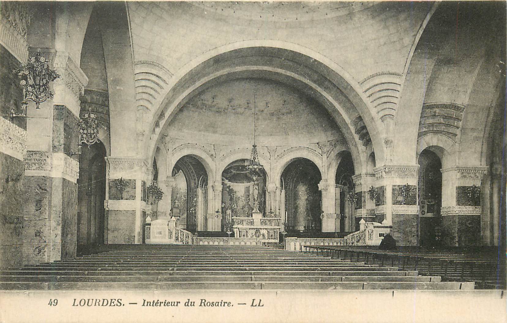 CPA Lourdes Interieur du Rosaire