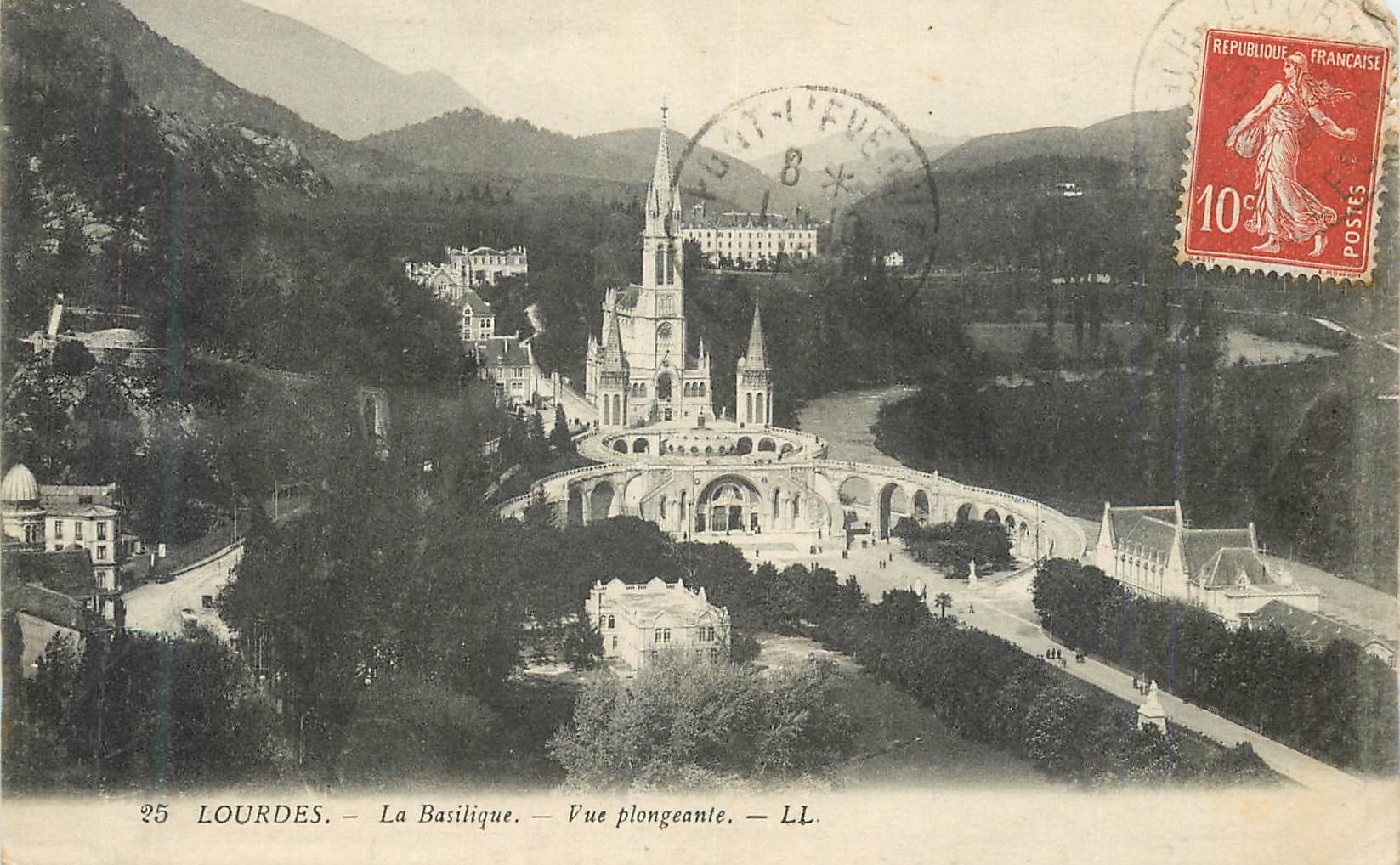 CPA Lourdes La Basilique Vue Plongeante