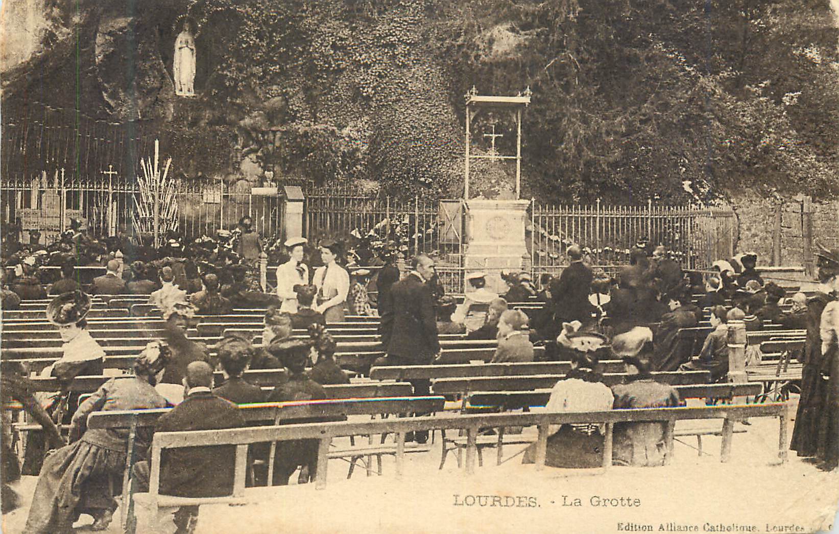 CPA Lourdes La Grotte
