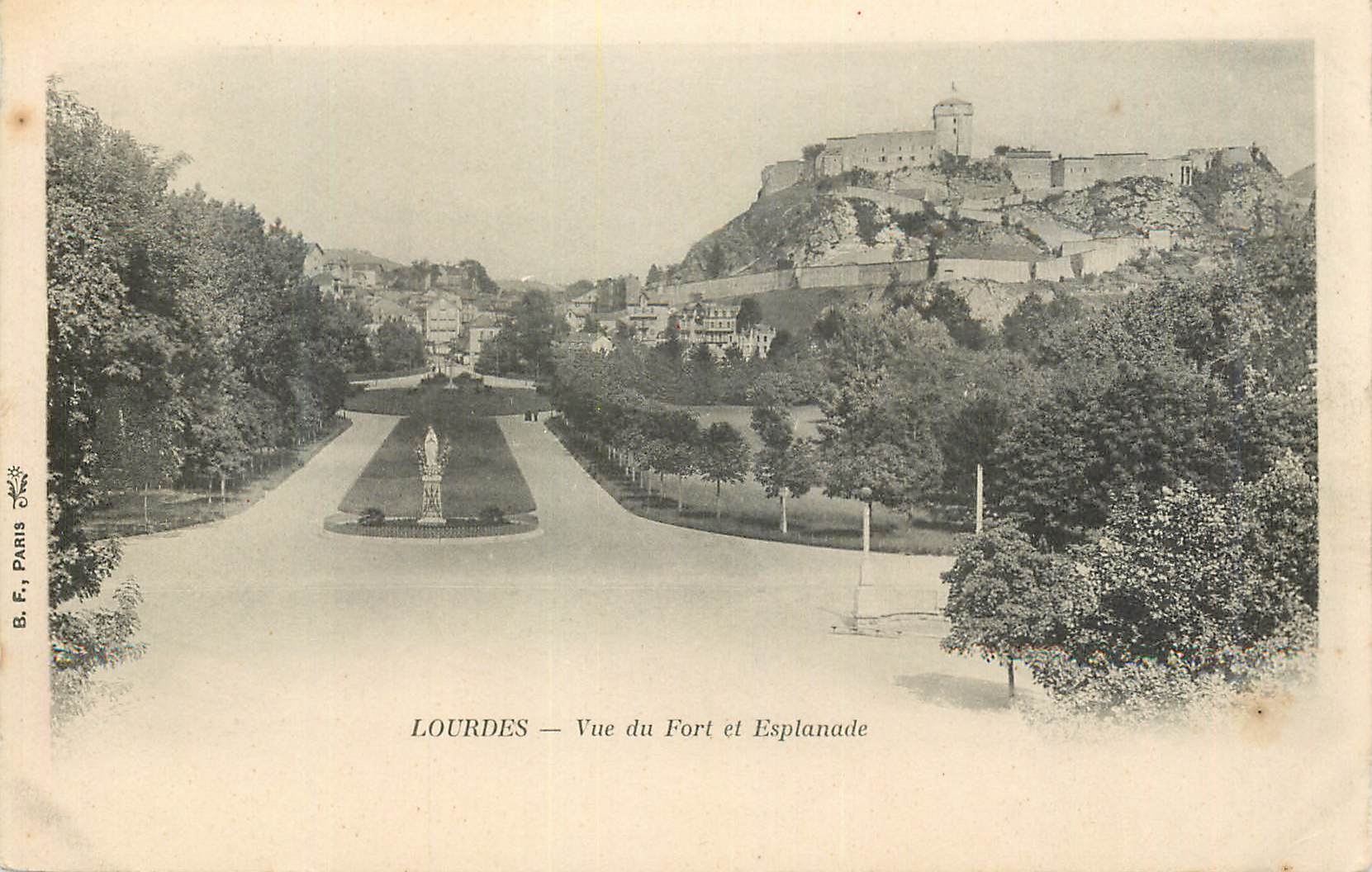 CPA Lourdes Vue du Fort et Esplanade