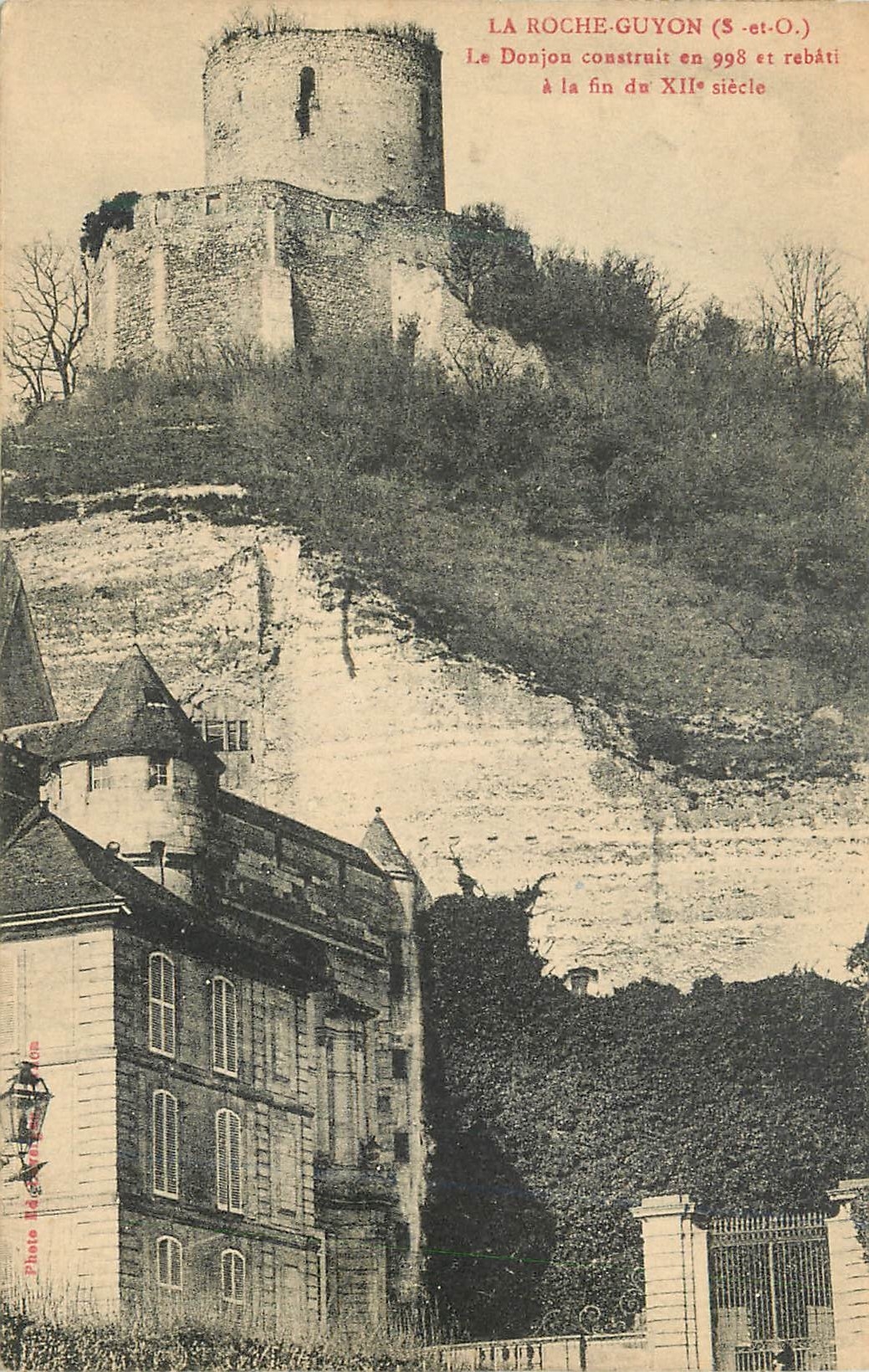 CPA La Roche Guyon (S et O) Le Donjon Construit en 988 et Rebati a la Fin de XIIe Siecle