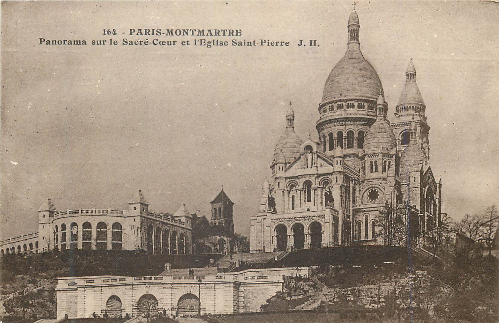 CPA Paris Montmartre Panorama sur le Sacre Coeur et l'Eglise Saint Pierre