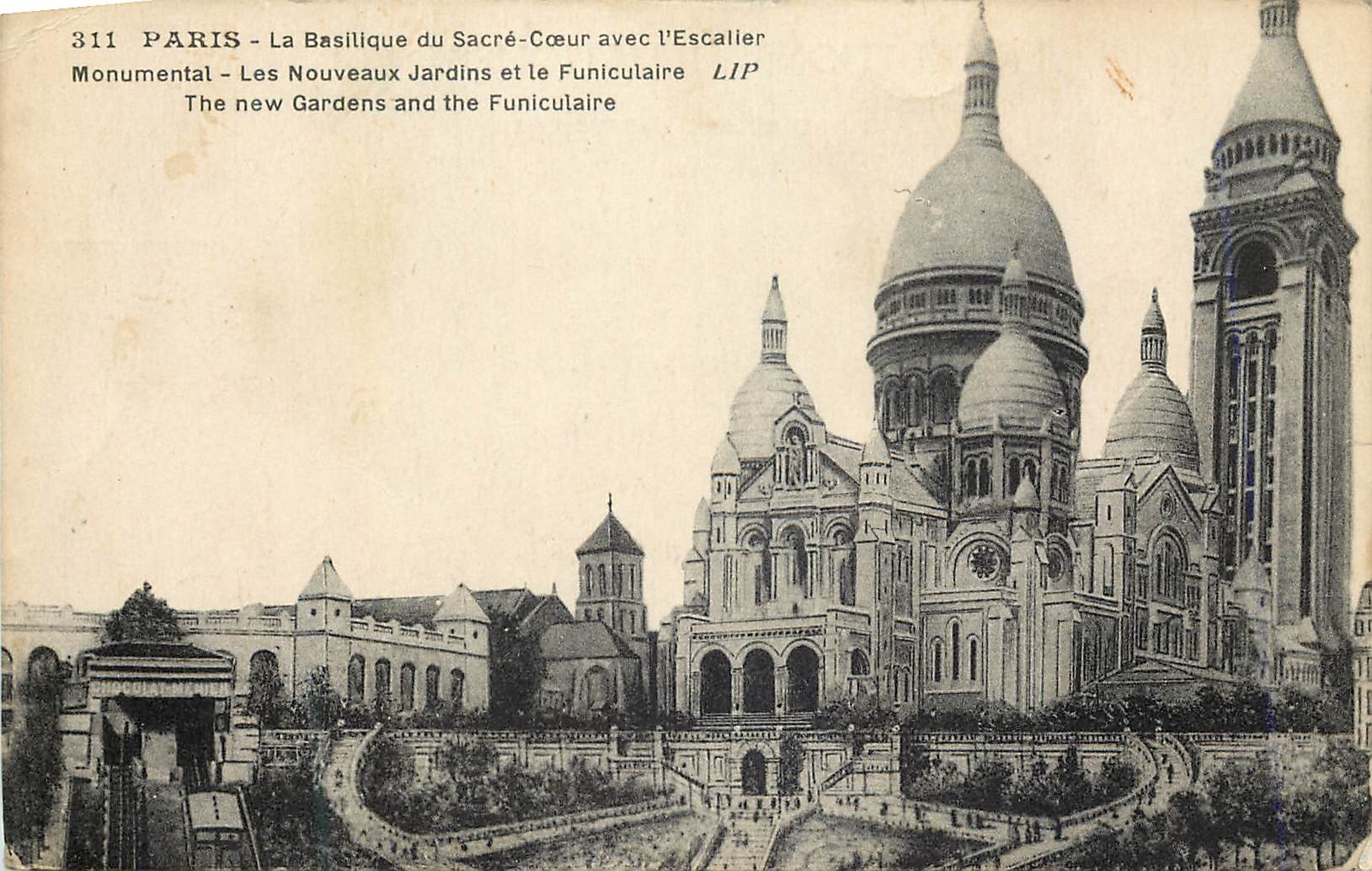 CPA Paris la Basilique du Sacre Coeur avec l'Escalier Monumental les Nouveaux Jardins et le Funiculaire
