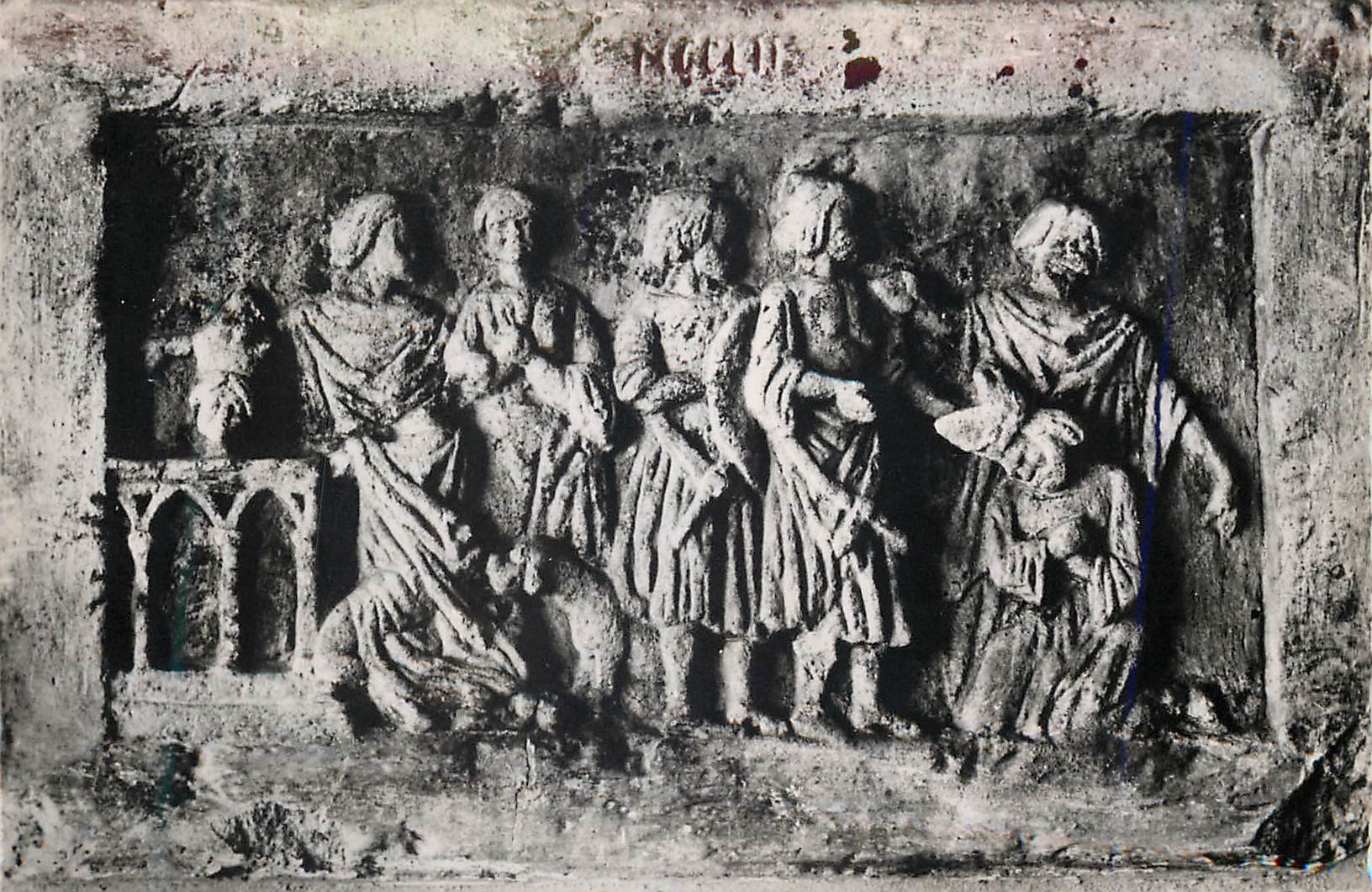 CPM Crypte du Martyrium Pierre Sculptee du XIIIe siecle Martyre de St Denys