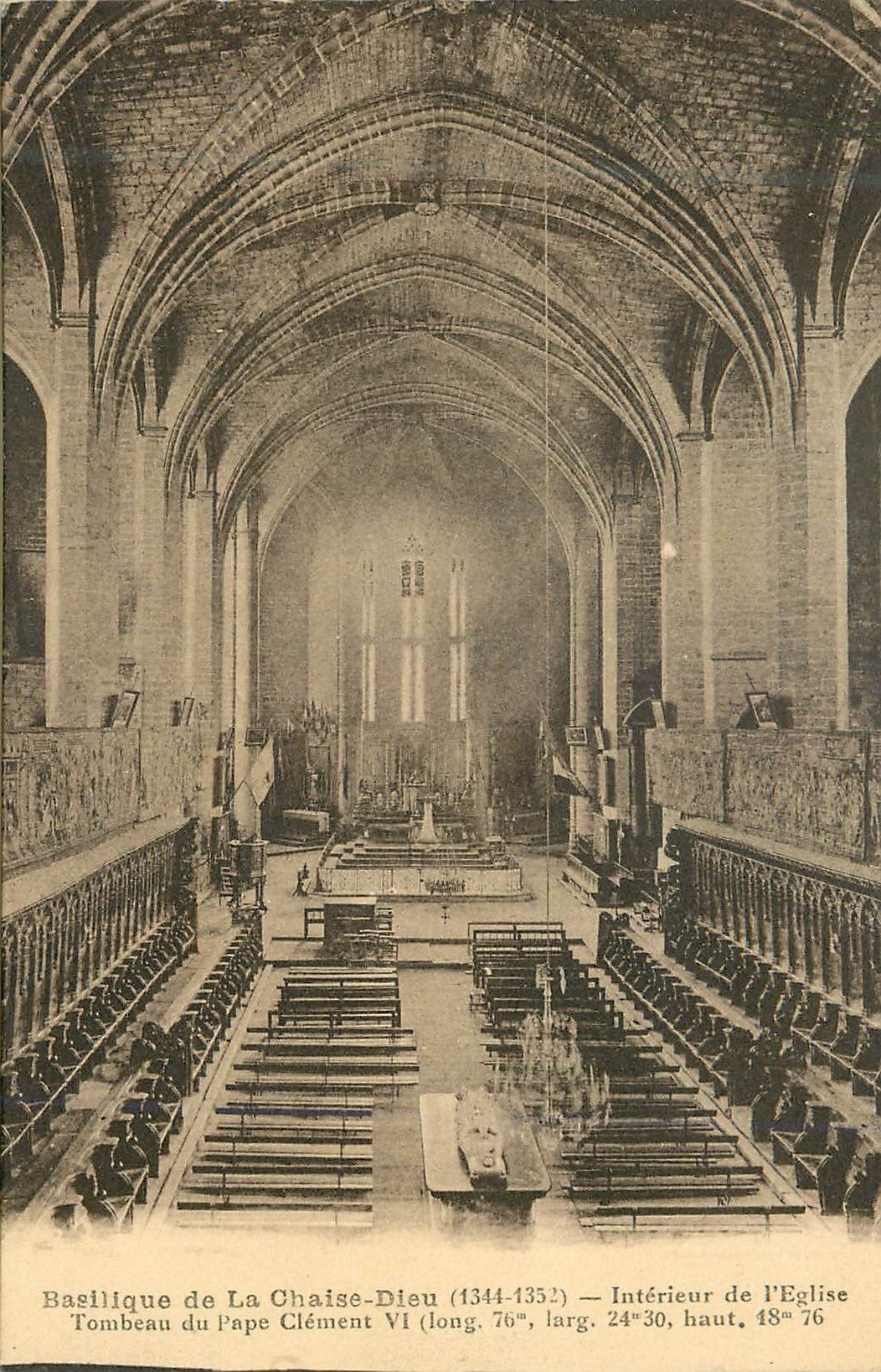 CPA Basilique de la Chaise Dieu (1344 1352) Interieur de l'Eglise Tombeau du Pape Clement VI