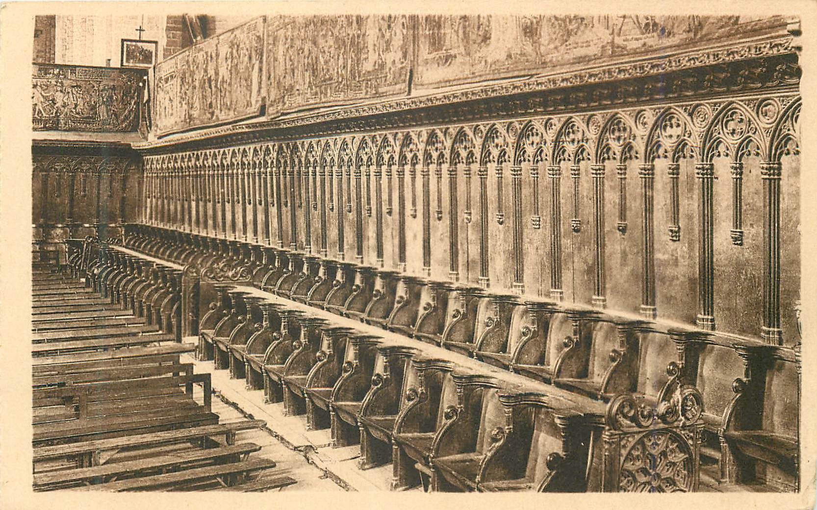 La Chaise-Dieu — L'église. Les stalles et les tapisseries du XVIe s.